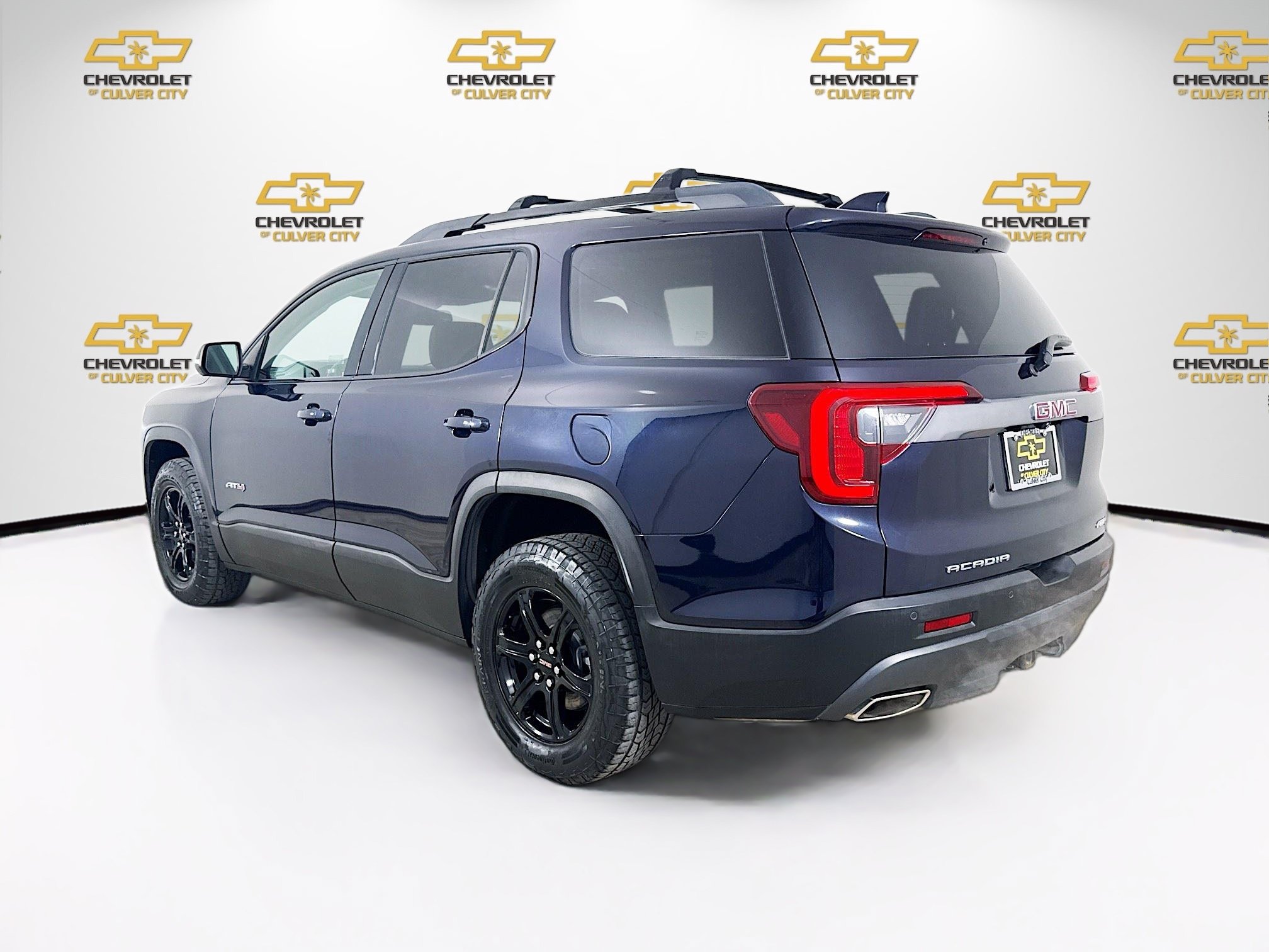 Used 2022 GMC Acadia AT4 w/ Technology Package AWD/4WD image 6