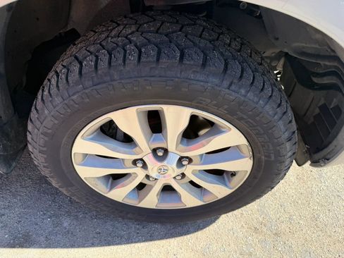 Used 2014 Toyota Sequoia Limited image 32