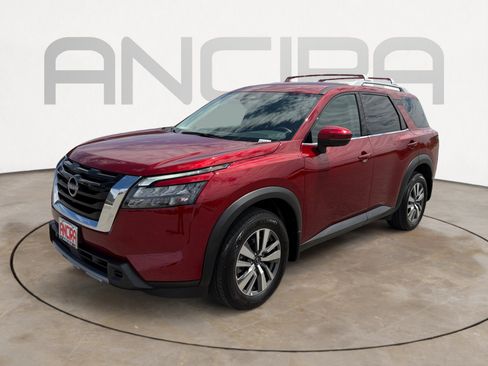 Used 2025 Nissan Pathfinder SL AWD/4WD image 6