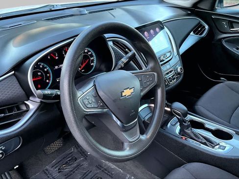 Used 2024 Chevrolet Malibu LT FWD image 17