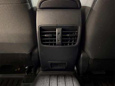 Used 2022 Toyota Corolla Cross LE image 28