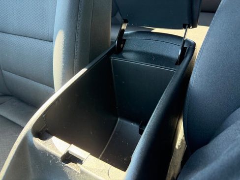 Used 2022 Chevrolet Malibu LT FWD image 25