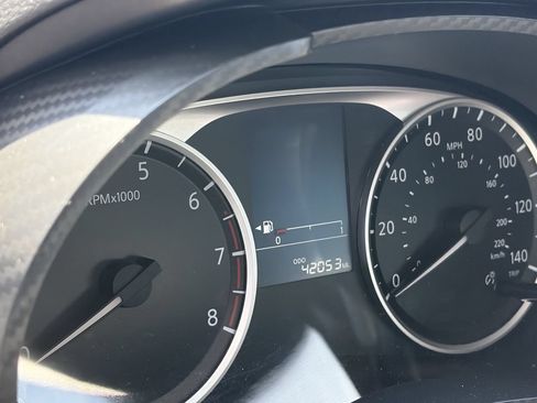 Used 2023 Nissan Versa S w/ Trunk Package FWD image 10
