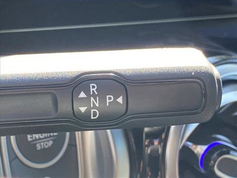 Used 2025 Mercedes-Benz GLB 250 image 10