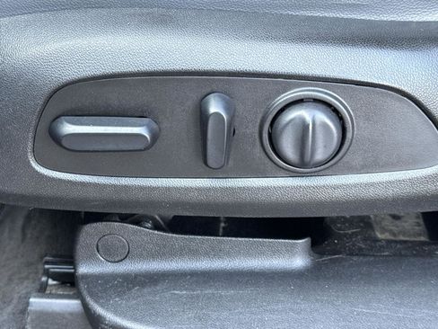 Used 2019 Chevrolet Traverse LT w/ LT Premium Package image 17