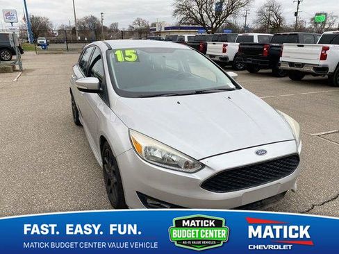 Used 2015 Ford Focus SE w/ SE Sport Package FWD image 1