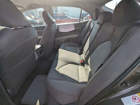 Used 2018 Toyota Camry LE image 18