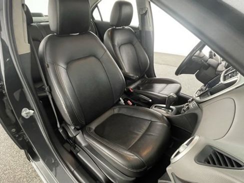 Used 2020 Chevrolet Sonic Premier image 45