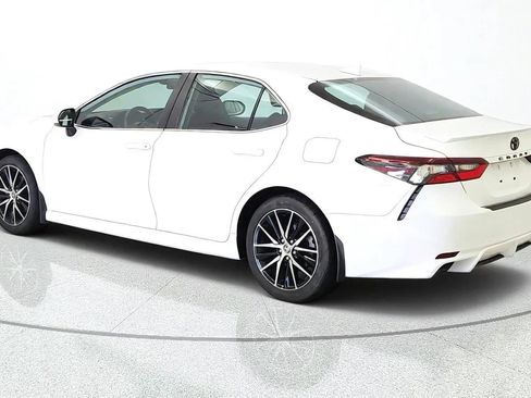 Used 2023 Toyota Camry SE FWD image 6