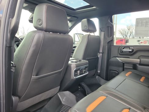 Used 2022 GMC Sierra 2500 AT4 AWD/4WD image 11