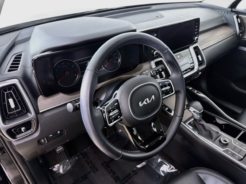 Used 2023 Kia Sorento S w/ Panoramic Sunroof Package AWD/4WD image 9