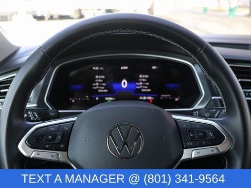 Used 2024 Volkswagen Tiguan SE image 21