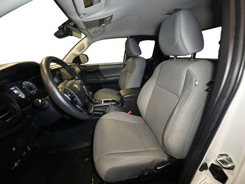 Used 2022 Toyota Tacoma SR w/ SR Convenience Package RWD image 9
