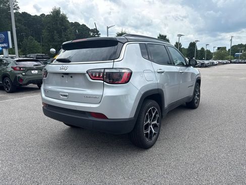 Used 2025 Jeep Compass Limited AWD/4WD image 5