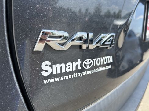 Used 2021 Toyota RAV4 XLE w/ Convenience Package AWD/4WD image 8