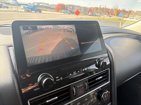 Used 2024 Nissan Armada SV image 17