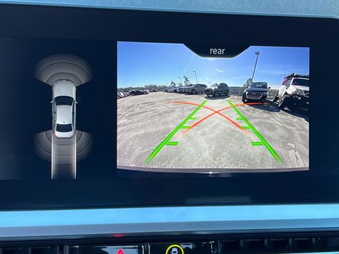 Used 2020 BMW 330i Sedan w/ Convenience Package image 30