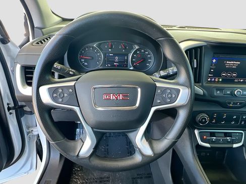 Used 2024 GMC Terrain SLE FWD image 11
