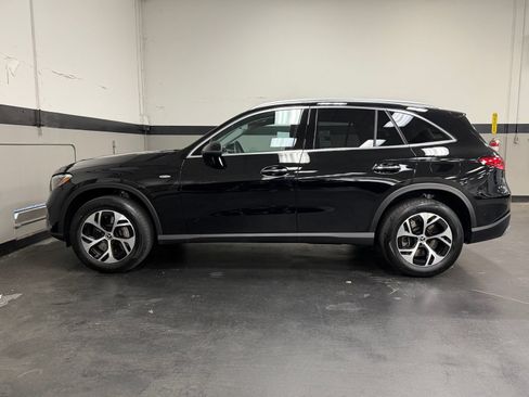 Used 2025 Mercedes-Benz GLC 350e 4MATIC image 8
