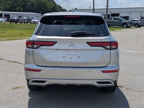 Used 2024 Mitsubishi Outlander SE AWD/4WD image 4