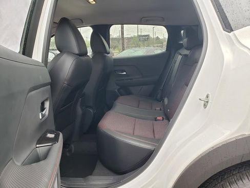 New 2025 Nissan Kicks SR image 18