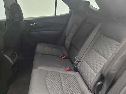 Used 2018 Chevrolet Equinox LT image 18