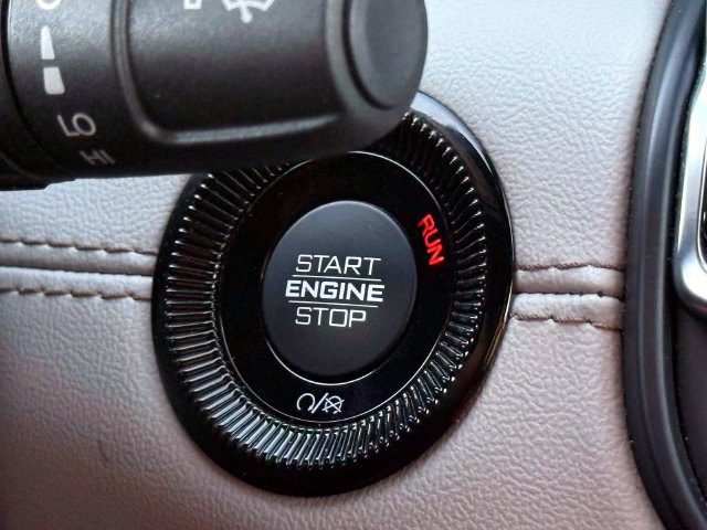 Used 2025 Jeep Compass Limited AWD/4WD image 31