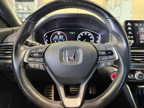 Used 2018 Honda Accord Sport image 9
