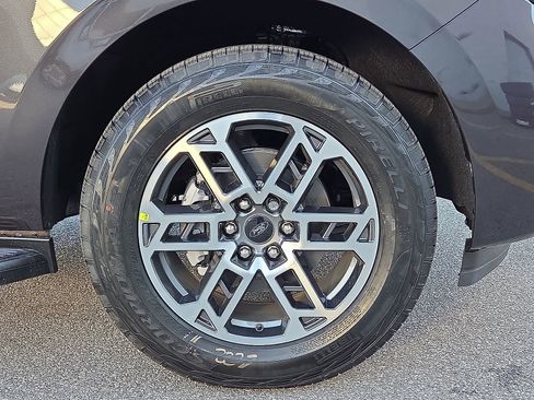 New 2026 Ford Expedition Active image 7