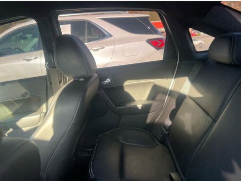 Used 2010 Ford Focus SEL image 9