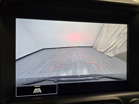 Used 2024 GMC Terrain SLT image 5