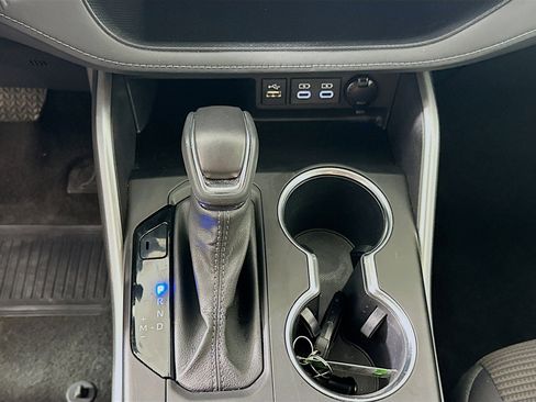 Used 2023 Toyota Highlander LE image 23