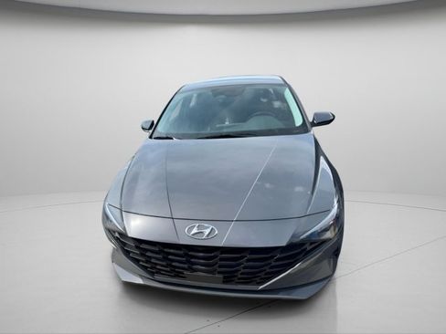 Used 2023 Hyundai Elantra SEL w/ Convenience Package FWD image 3