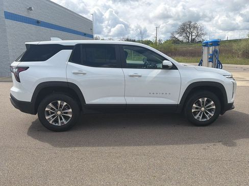 Used 2025 Chevrolet Equinox LT AWD/4WD image 6