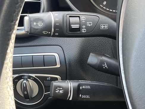Used 2019 Mercedes-Benz GLC 350e 4MATIC image 42