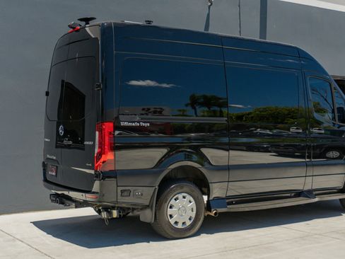 Used 2022 Mercedes-Benz Sprinter 2500 image 30