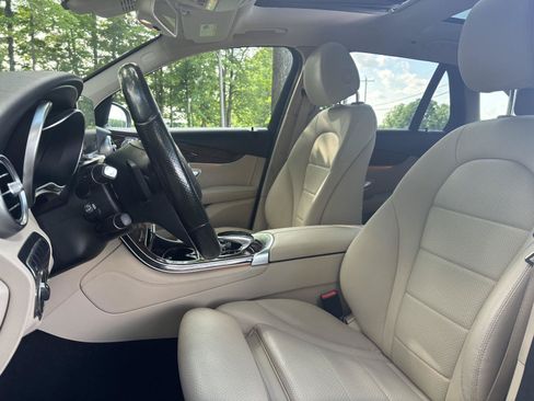 Used 2017 Mercedes-Benz GLC 300 4MATIC image 27