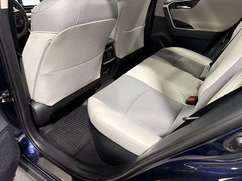 Used 2019 Toyota RAV4 Limited AWD/4WD image 35