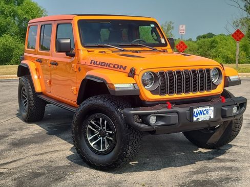 Used 2025 Jeep Wrangler Unlimited Rubicon AWD/4WD image 5