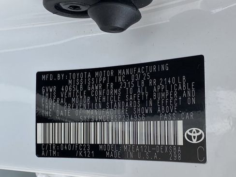 Used 2025 Toyota Corolla SE image 15