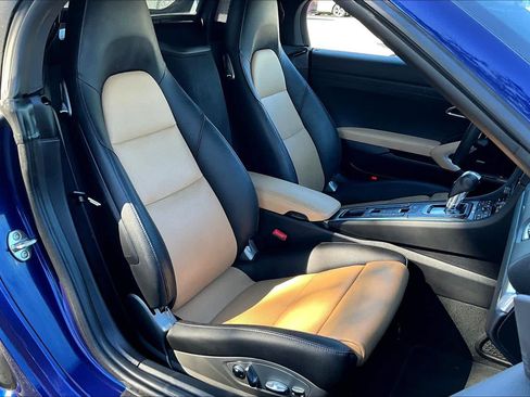 Used 2020 Porsche 718 Boxster RWD image 9