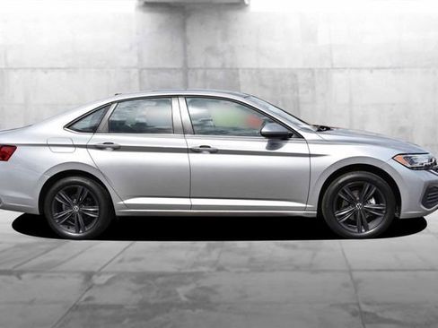 Used 2022 Volkswagen Jetta SE FWD image 5