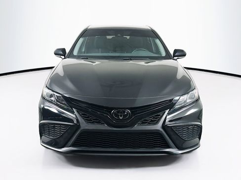 Used 2022 Toyota Camry SE AWD/4WD image 2