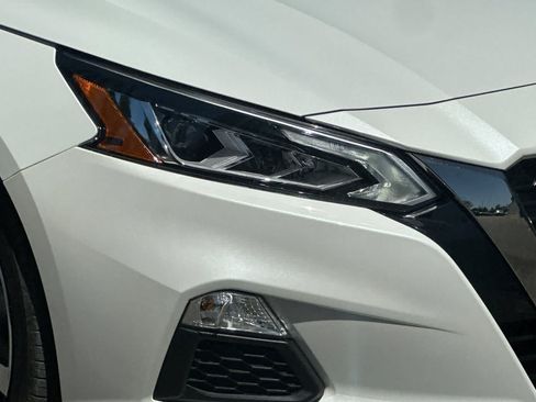 Certified 2022 Nissan Altima 2.5 SR FWD image 32