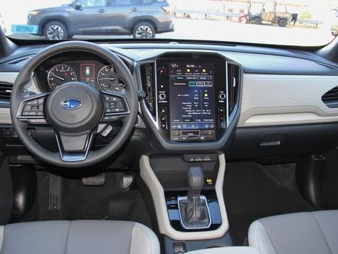 Used 2025 Subaru Forester Limited image 30