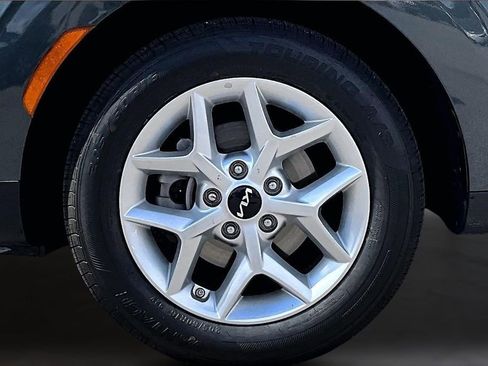 Used 2025 Kia Soul LX w/ LX Technology Package FWD image 10