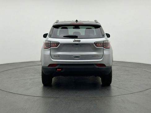 Used 2025 Jeep Compass Trailhawk AWD/4WD image 7