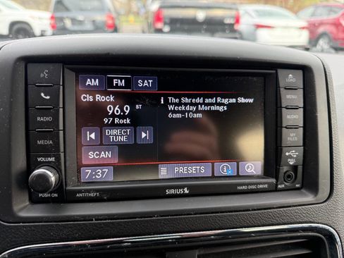 Used 2020 Dodge Grand Caravan SE image 21