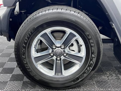 Used 2018 Jeep Wrangler Sport AWD/4WD image 11