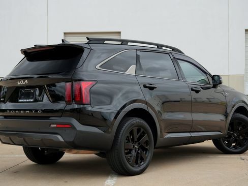 Used 2022 Kia Sorento S AWD/4WD image 3